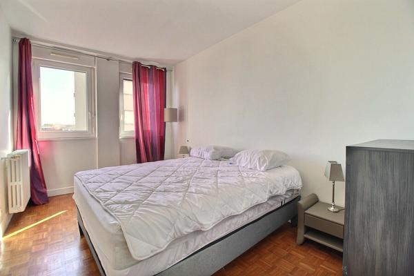 Appartement Meublé à Courbevoie 4 pièces 91.76 m2
