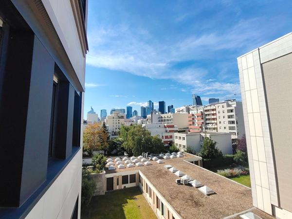 Appartement Meublé à Courbevoie 4 pièces 91.76 m2