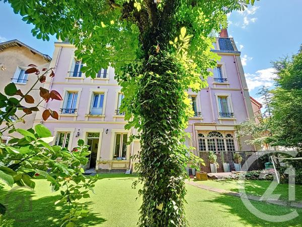 Maison à vendre  22 pièces - 609,54 m2 CHATEL GUYON - 63