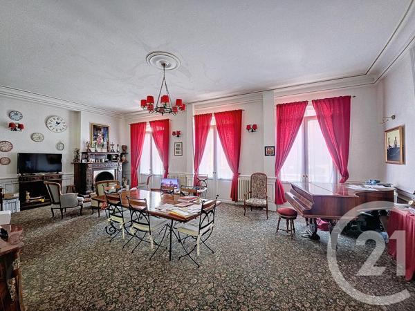 Maison à vendre  22 pièces - 609,54 m2 CHATEL GUYON - 63