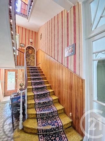 Maison à vendre  22 pièces - 609,54 m2 CHATEL GUYON - 63