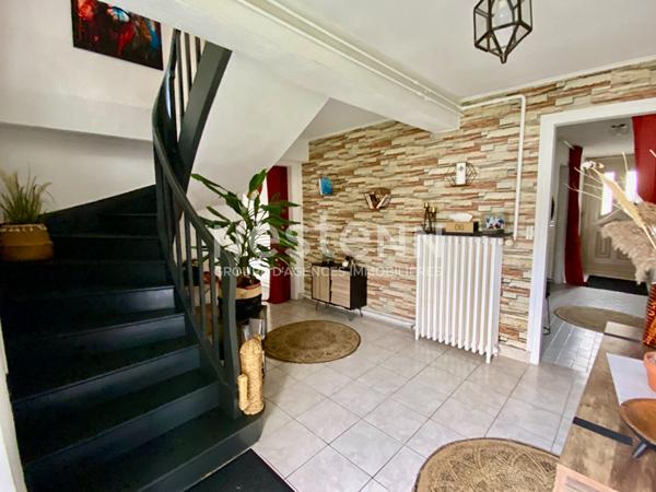 Vente jolie maison de caractère rénovée - 167m2 - 4 chambres - garage - Centre ville de Château-du-Loir (72500)