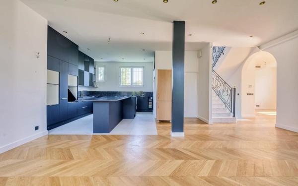 Maison à vendre    6 pièces • 330 m2 Nogent-sur-Marne