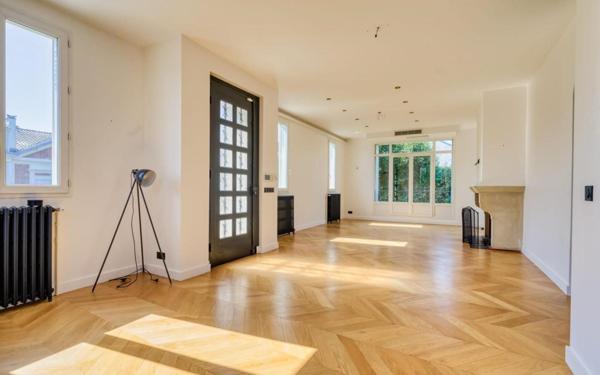 Maison à vendre    6 pièces • 330 m2 Nogent-sur-Marne