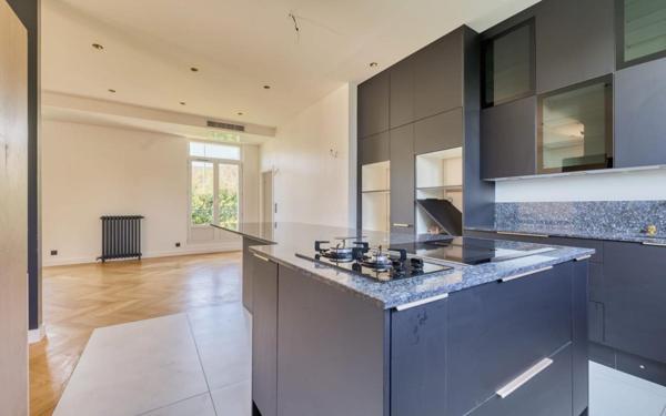 Maison à vendre    6 pièces • 330 m2 Nogent-sur-Marne