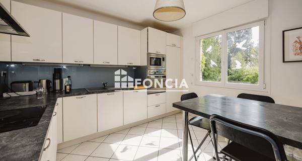 À vendre Maison 7 pièces 216 m² - Saint-jacques-de-la-lande 35136