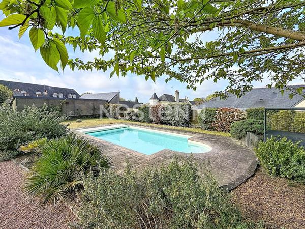 Très belle maison centre ville de Baugé avec piscine !