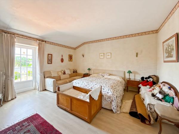 Maison à vendre 7 pièces LA ROCHELLE (17)