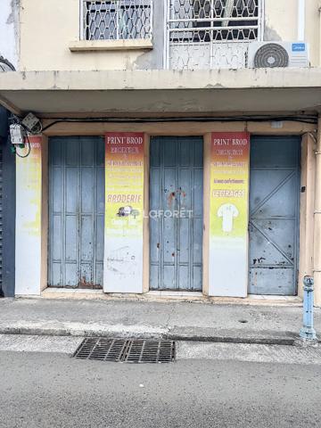 Location local commercial Fort-de-France - 45 m² - 1 100 € / mois