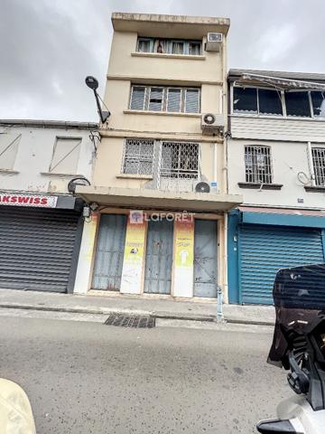 Location local commercial Fort-de-France - 45 m² - 1 100 € / mois