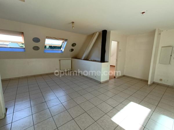 ALGRANGE - 3 APPARTEMENTS DANS UN IMMEUBLE DE CARACTERE ! POUR INVESTISSEURS !