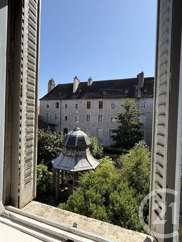 Appartement F3 à vendre  5 pièces - 125 m2 DOLE - 39