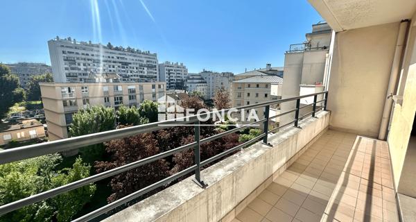 Location Studio 30.11 m² - Montrouge 92120