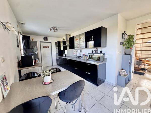 Maison à vendre 6 pièces 109,31 m² Loire-Authion