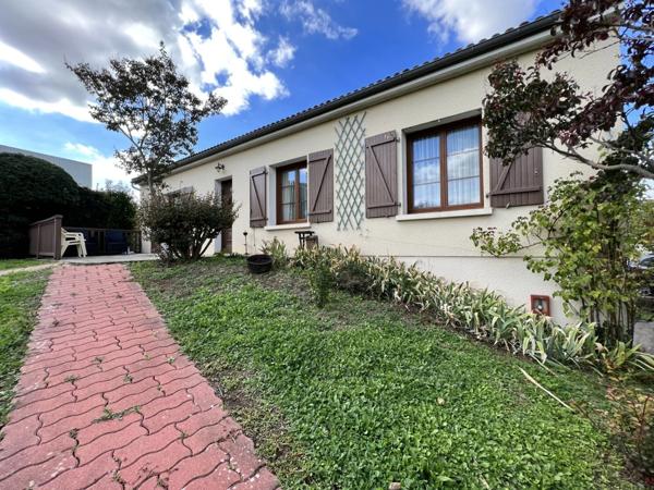 Maison sur sous-sol avec accès de plain-pied – Proche commodités - THOUARS (79)