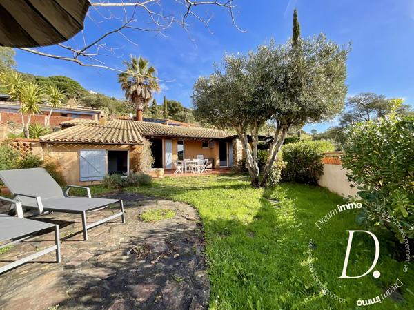 Maison 4 pièces dans copropriété avec piscine et tennis - vue mer