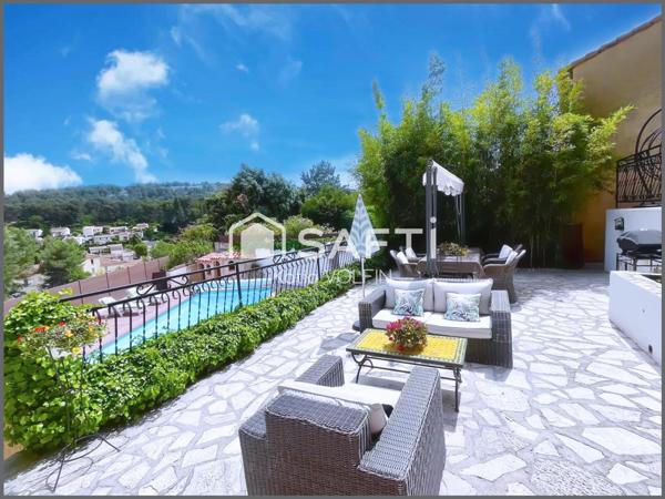 Maison contemporaine clefs en mains avec piscine