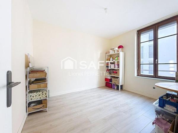 Gratte-Ciel : T4 rénové avec cachet + GARAGE