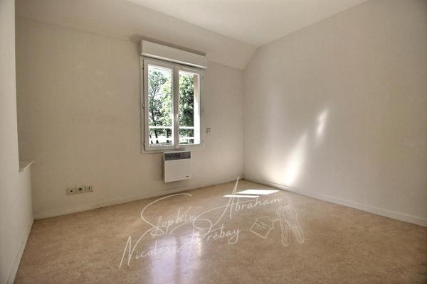 Maison avec 5 chambres, garage et jardin