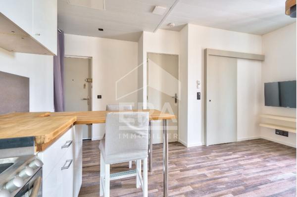 Appartement Marseille 1 pièce 22 m2 Pont de vivaux  INVESTISSEMENT CALME -LUMINEUX  DERNIER ÉTAGE
