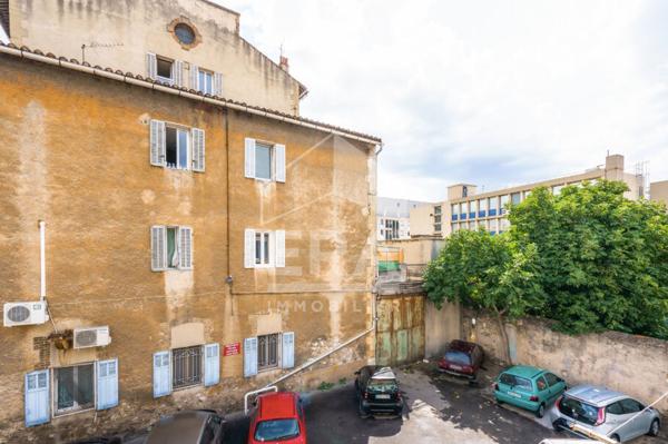 Appartement Marseille 1 pièce 22 m2 Pont de vivaux  INVESTISSEMENT CALME -LUMINEUX  DERNIER ÉTAGE