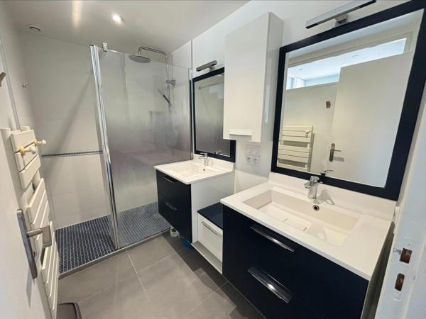 Appartement à louer 3 pièces BORDEAUX (33), terrasse, climatisation, sécurisé