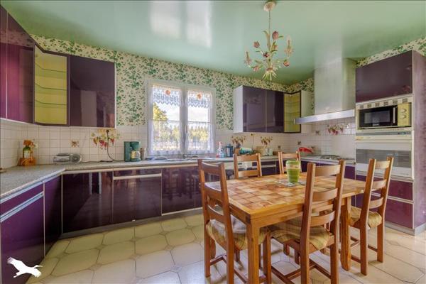 Maison à vendre |  Lourdoueix-Saint-Pierre |  8 pièces | 362 m²