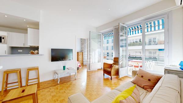 NICE - CARRÉ D'OR / SQUARE ROYAL : JOLI 2 PIÈCES AVEC TERRASSE EXPOSÉE SUD/OUEST