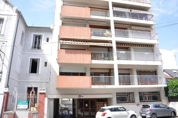 TARBES, appartement T3, garage, cave.
