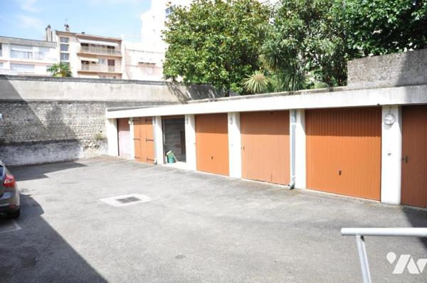 TARBES, appartement T3, garage, cave.