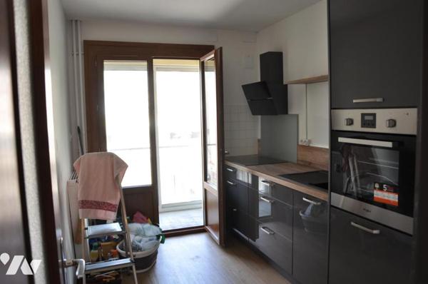 TARBES, appartement T3, garage, cave.