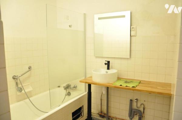 TARBES, appartement T3, garage, cave.