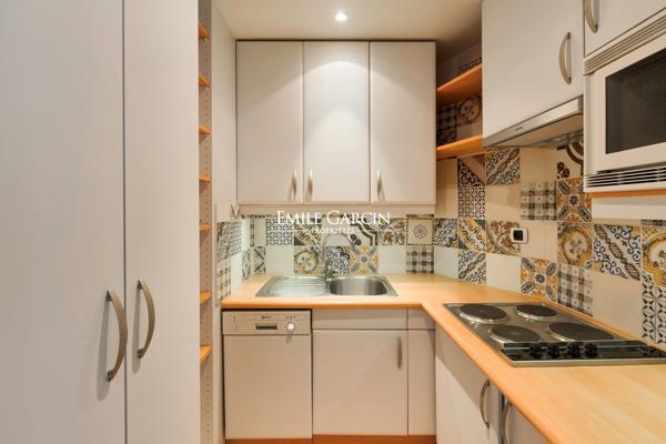 A vendre  - Appartement  - 44 m² - Paris - 75007 -  Bac / Université