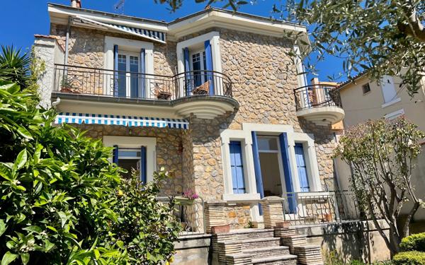 Maison à vendre    6 pièces •  Béziers