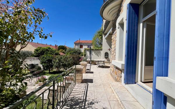 Maison à vendre    6 pièces •  Béziers