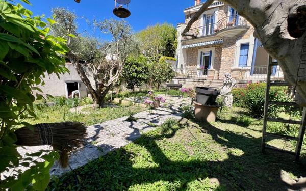 Maison à vendre    6 pièces •  Béziers