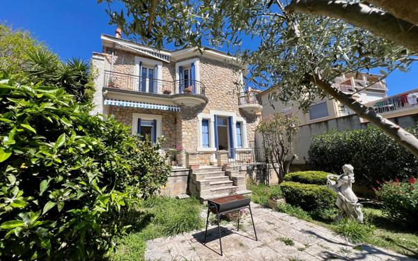 Maison à vendre    6 pièces •  Béziers