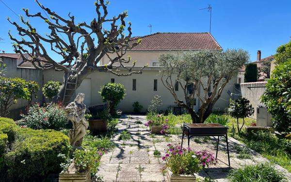 Maison à vendre    6 pièces •  Béziers