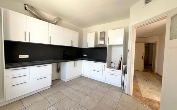 Maison à vendre    6 pièces •  Béziers
