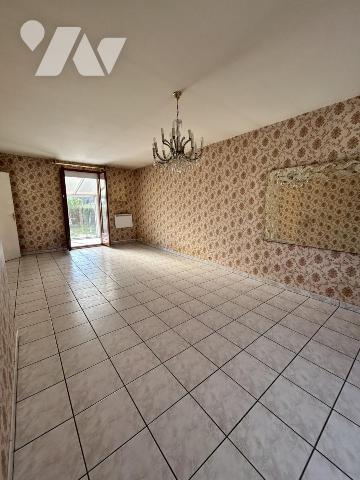 THEIX-NOYALO. Uniquement dans votre étude. Maison 4 pièces 3 chambres.