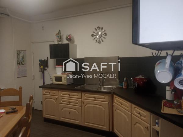 PLEYBEN (29190) :  En centre Finistère, proche des axes routiers principaux (N164 et N165)