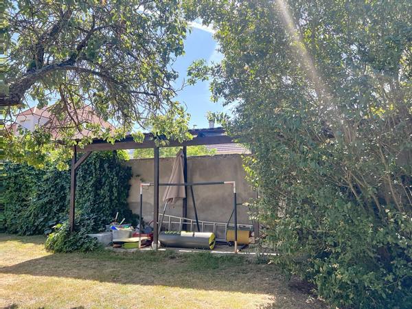 Saclay (91400) Lumière, calme et espace