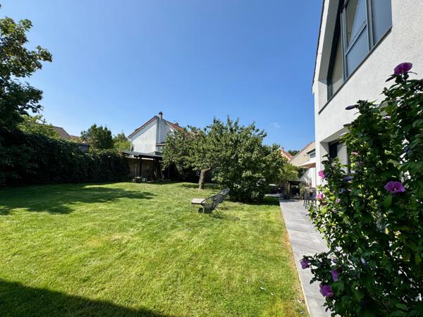 Saclay (91400) Lumière, calme et espace