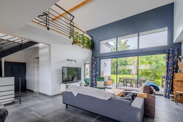 Saclay (91400) Lumière, calme et espace