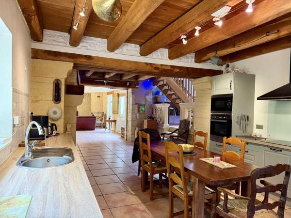 Maison ancienne - Saint-cyprien Maison isolée sur six hectares avec piscine et truffiers , parfaite pour une totale autonomie !