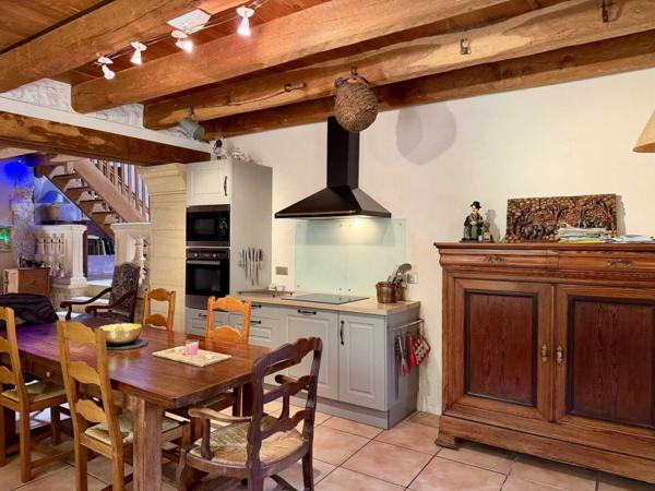 Maison ancienne - Saint-cyprien Maison isolée sur six hectares avec piscine et truffiers , parfaite pour une totale autonomie !