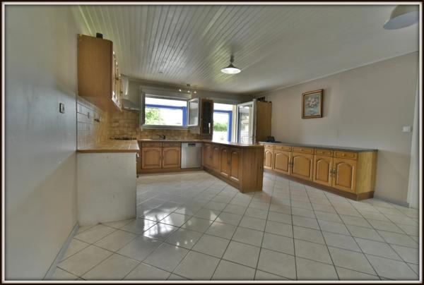 PROCHE DAX ( 10 mn côté EST ) - BELLE CONTEMPORAINE T5 - PISCINE - GARAGE 48 m²