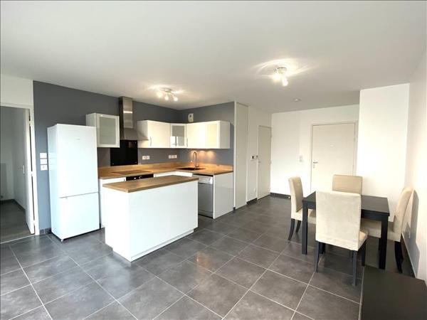 Appartement à louer 823 € CC DECINES CHARPIEU 2 p 44 m² DPE C