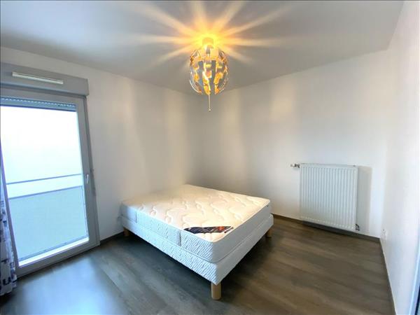 Appartement à louer 823 € CC DECINES CHARPIEU 2 p 44 m² DPE C