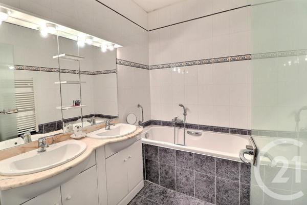 Appartement T4 à vendre  4 pièces - 119 m2 ST RAPHAEL - 83